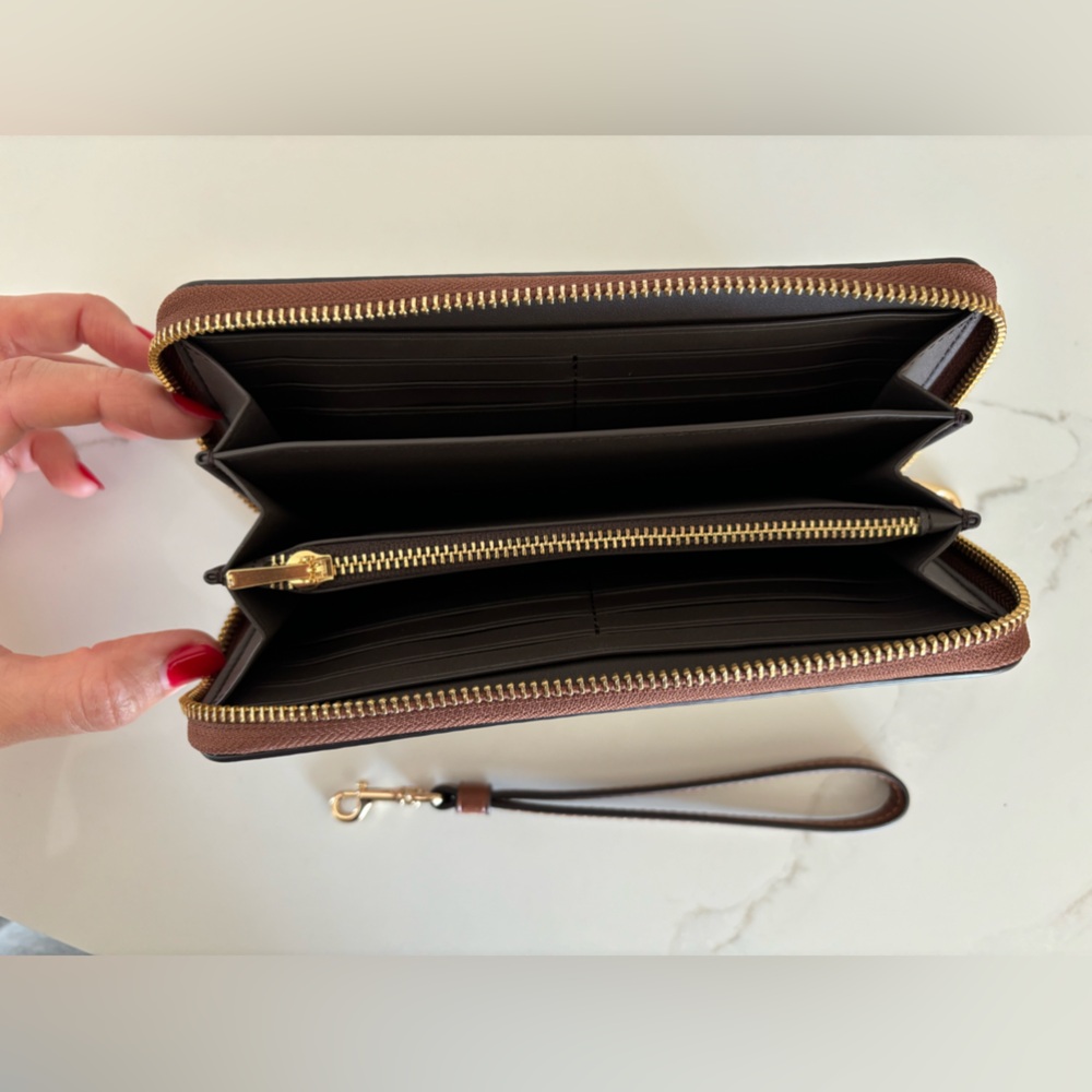Coach wallet - Picture 2 of 3